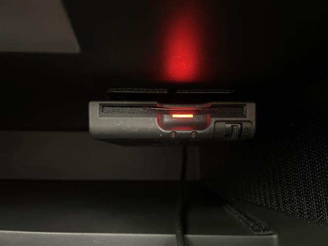 セレナ ハイウェイスター　Ｖセレ＋セーフティ　ＳＨＶ　Ａセフ　純正ナビ　Ｂｌｕｅｔｏｏｔｈ　フルセグＴＶ　クルーズコントロール　バックカメラ　全方位カメラ　ウォークスルー　両側パワースライドドア　純正１６インチアルミホイール　前後コーナーセンサー（3枚目）