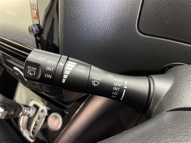 セレナ ハイウェイスター　Ｖセレ＋セーフティ　ＳＨＶ　Ａセフ　純正ナビ　Ｂｌｕｅｔｏｏｔｈ　フルセグＴＶ　クルーズコントロール　バックカメラ　全方位カメラ　ウォークスルー　両側パワースライドドア　純正１６インチアルミホイール　前後コーナーセンサー（9枚目）