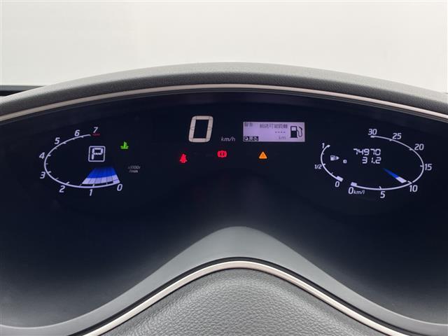 セレナ ハイウェイスター　Ｖセレ＋セーフティ　ＳＨＶ　Ａセフ　純正ナビ　Ｂｌｕｅｔｏｏｔｈ　フルセグＴＶ　クルーズコントロール　バックカメラ　全方位カメラ　ウォークスルー　両側パワースライドドア　純正１６インチアルミホイール　前後コーナーセンサー（11枚目）