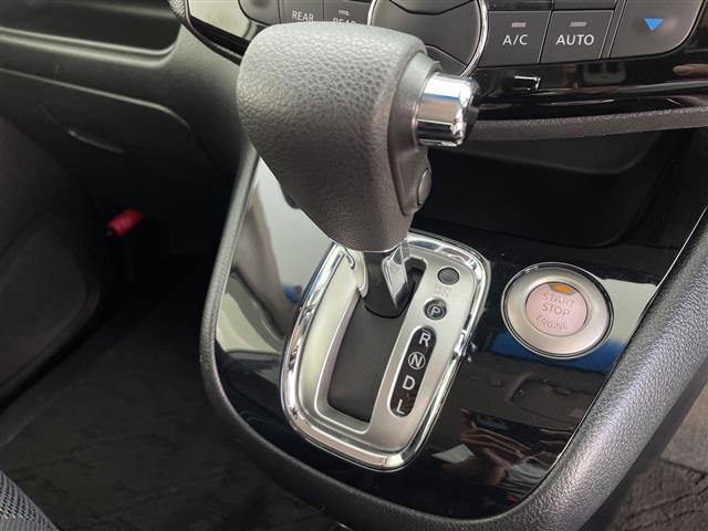 セレナ ハイウェイスター　Ｖセレ＋セーフティ　ＳＨＶ　Ａセフ　純正ナビ　Ｂｌｕｅｔｏｏｔｈ　フルセグＴＶ　クルーズコントロール　バックカメラ　全方位カメラ　ウォークスルー　両側パワースライドドア　純正１６インチアルミホイール　前後コーナーセンサー（13枚目）