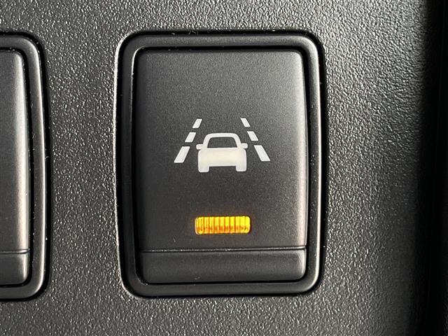 セレナ ハイウェイスター　Ｖセレ＋セーフティ　ＳＨＶ　Ａセフ　純正ナビ　Ｂｌｕｅｔｏｏｔｈ　フルセグＴＶ　クルーズコントロール　バックカメラ　全方位カメラ　ウォークスルー　両側パワースライドドア　純正１６インチアルミホイール　前後コーナーセンサー（19枚目）