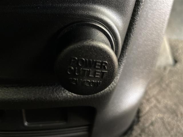 セレナ ハイウェイスター　Ｖセレ＋セーフティ　ＳＨＶ　Ａセフ　純正ナビ　Ｂｌｕｅｔｏｏｔｈ　フルセグＴＶ　クルーズコントロール　バックカメラ　全方位カメラ　ウォークスルー　両側パワースライドドア　純正１６インチアルミホイール　前後コーナーセンサー（21枚目）