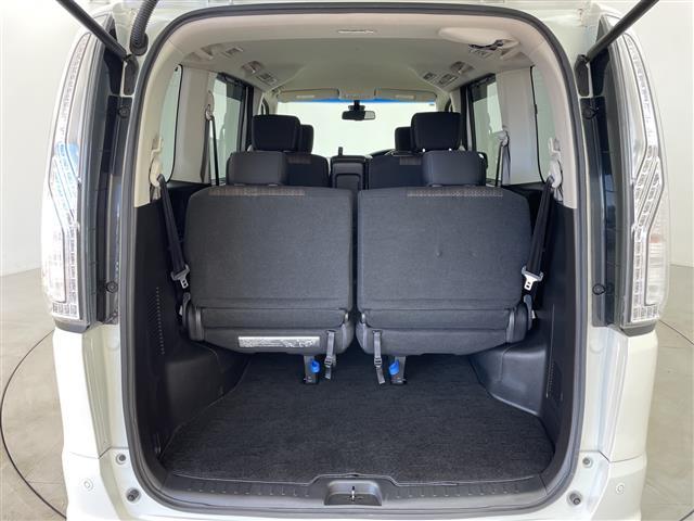 セレナ ハイウェイスター　Ｖセレ＋セーフティ　ＳＨＶ　Ａセフ　純正ナビ　Ｂｌｕｅｔｏｏｔｈ　フルセグＴＶ　クルーズコントロール　バックカメラ　全方位カメラ　ウォークスルー　両側パワースライドドア　純正１６インチアルミホイール　前後コーナーセンサー（24枚目）