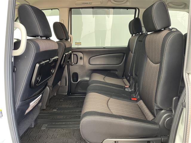 セレナ ハイウェイスター　Ｖセレ＋セーフティ　ＳＨＶ　Ａセフ　純正ナビ　Ｂｌｕｅｔｏｏｔｈ　フルセグＴＶ　クルーズコントロール　バックカメラ　全方位カメラ　ウォークスルー　両側パワースライドドア　純正１６インチアルミホイール　前後コーナーセンサー（25枚目）