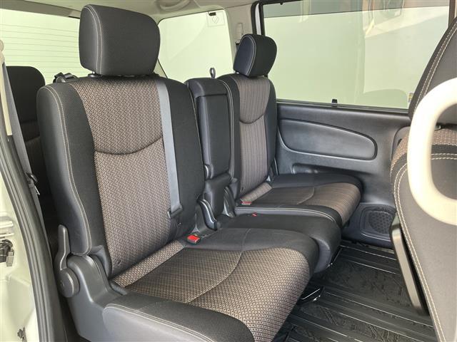 セレナ ハイウェイスター　Ｖセレ＋セーフティ　ＳＨＶ　Ａセフ　純正ナビ　Ｂｌｕｅｔｏｏｔｈ　フルセグＴＶ　クルーズコントロール　バックカメラ　全方位カメラ　ウォークスルー　両側パワースライドドア　純正１６インチアルミホイール　前後コーナーセンサー（28枚目）