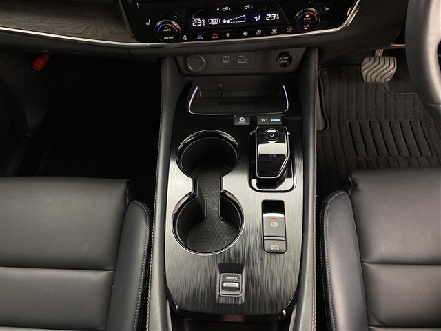 エクストレイル Ｇ　ワンオーナー純正１２．３インチナビＢｌｕｅｔｏｏｔｈ☆フルセグテレビ電動リアゲートプロパイロットブラインドスポットモニターメモリーシートヘッドアップディスプレイ（13枚目）