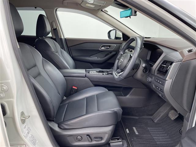 エクストレイル Ｇ　ワンオーナー純正１２．３インチナビＢｌｕｅｔｏｏｔｈ☆フルセグテレビ電動リアゲートプロパイロットブラインドスポットモニターメモリーシートヘッドアップディスプレイ（24枚目）