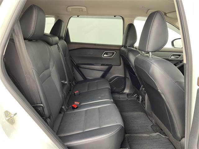 エクストレイル Ｇ　ワンオーナー純正１２．３インチナビＢｌｕｅｔｏｏｔｈ☆フルセグテレビ電動リアゲートプロパイロットブラインドスポットモニターメモリーシートヘッドアップディスプレイ（25枚目）