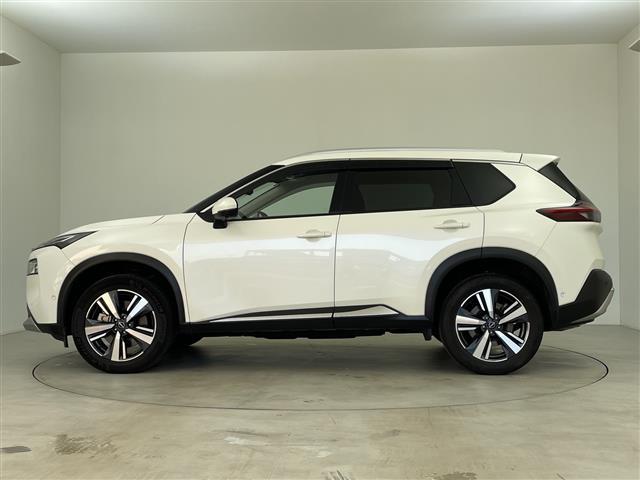 エクストレイル Ｇ　ワンオーナー純正１２．３インチナビＢｌｕｅｔｏｏｔｈ☆フルセグテレビ電動リアゲートプロパイロットブラインドスポットモニターメモリーシートヘッドアップディスプレイ（32枚目）