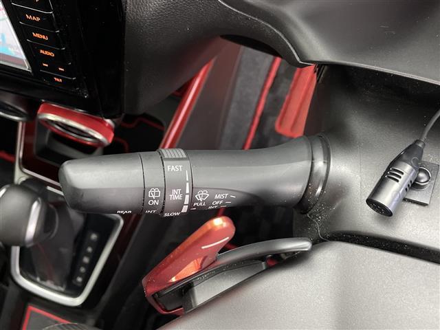 スイフトスポーツ ベースグレード　ワンオーナー　純正ＳＤナビ　フルセグテレビ　スズキセーフティサポート　ＣＤ　ＤＶＤ　Ｂｌｕｅｔｏｏｔｈ　純正１７インチアルミホイール　純正ドライブレコーダー　ｍｏｍｏステアリングカバー（4枚目）