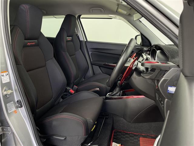 スイフトスポーツ ベースグレード　ワンオーナー　純正ＳＤナビ　フルセグテレビ　スズキセーフティサポート　ＣＤ　ＤＶＤ　Ｂｌｕｅｔｏｏｔｈ　純正１７インチアルミホイール　純正ドライブレコーダー　ｍｏｍｏステアリングカバー（20枚目）