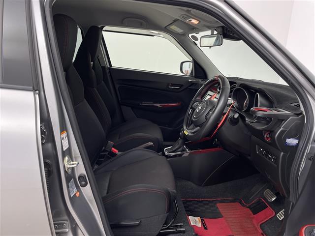 スイフトスポーツ ベースグレード　ワンオーナー　純正ＳＤナビ　フルセグテレビ　スズキセーフティサポート　ＣＤ　ＤＶＤ　Ｂｌｕｅｔｏｏｔｈ　純正１７インチアルミホイール　純正ドライブレコーダー　ｍｏｍｏステアリングカバー（21枚目）