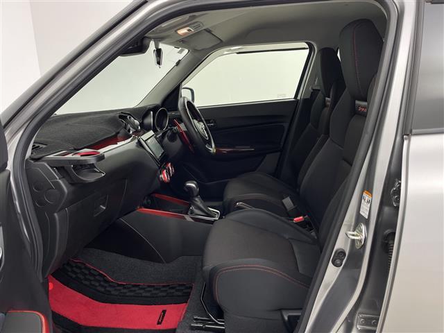 スイフトスポーツ ベースグレード　ワンオーナー　純正ＳＤナビ　フルセグテレビ　スズキセーフティサポート　ＣＤ　ＤＶＤ　Ｂｌｕｅｔｏｏｔｈ　純正１７インチアルミホイール　純正ドライブレコーダー　ｍｏｍｏステアリングカバー（22枚目）