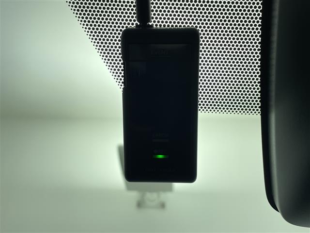 ノア Ｓｉ　ダブルバイビーＩＩＩ　ディーラーナビ　フリップダウンモニター　バックカメラ　ドライブレコーダー　ハーフレザー　両側パワースライドドア　オートホールド　レーンキープアシスト　クルーズコントロール　バイザー　オートハイビーム（15枚目）