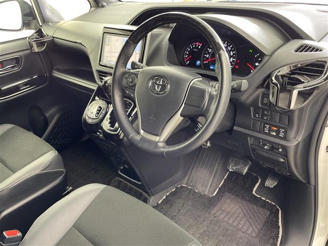 ノア Ｓｉ　ダブルバイビーＩＩＩ　ディーラーナビ　フリップダウンモニター　バックカメラ　ドライブレコーダー　ハーフレザー　両側パワースライドドア　オートホールド　レーンキープアシスト　クルーズコントロール　バイザー　オートハイビーム（19枚目）