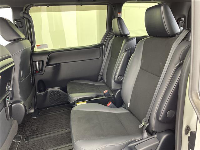 ノア Ｓｉ　ダブルバイビーＩＩＩ　ディーラーナビ　フリップダウンモニター　バックカメラ　ドライブレコーダー　ハーフレザー　両側パワースライドドア　オートホールド　レーンキープアシスト　クルーズコントロール　バイザー　オートハイビーム（26枚目）