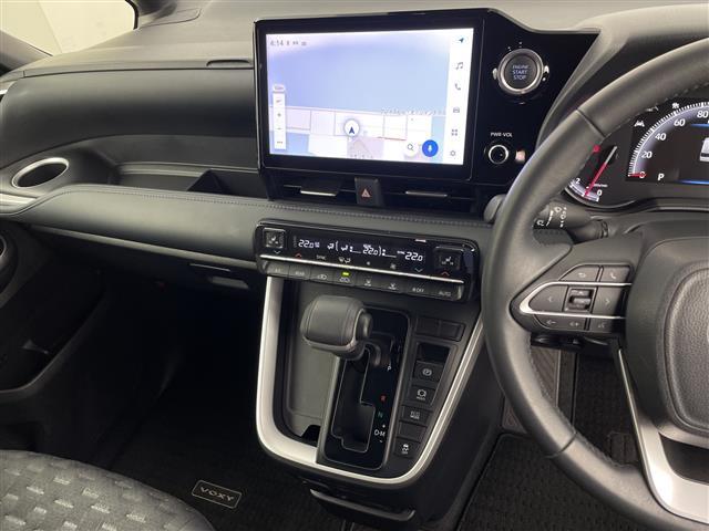 ヴォクシー Ｓ－Ｚ　１０．５型ナビ　１４型有機ＥＬ後席ディスプレイ　バックカメラ　ＥＴＣ２．０　トヨタセーフティセンス　クリアランスソナー　両側パワースライドドア　純正１７インチＡＷ　ＬＥＤヘッドライト　オートライト（5枚目）