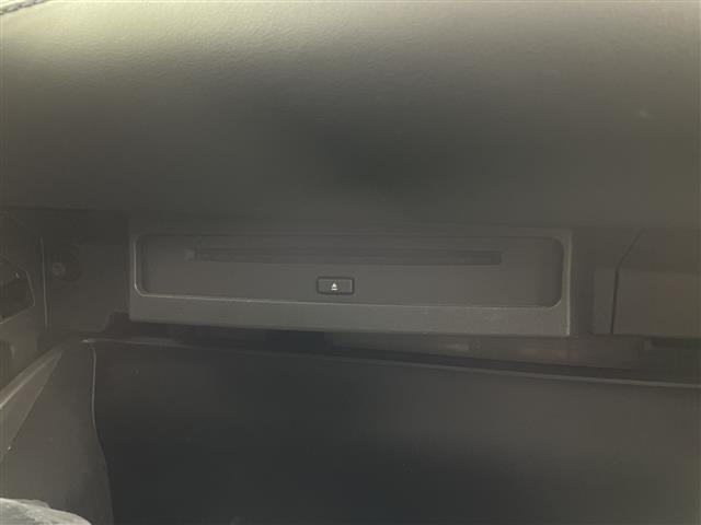 ヴォクシー Ｓ－Ｚ　１０．５型ナビ　１４型有機ＥＬ後席ディスプレイ　バックカメラ　ＥＴＣ２．０　トヨタセーフティセンス　クリアランスソナー　両側パワースライドドア　純正１７インチＡＷ　ＬＥＤヘッドライト　オートライト（18枚目）