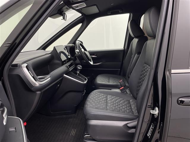 ヴォクシー Ｓ－Ｚ　１０．５型ナビ　１４型有機ＥＬ後席ディスプレイ　バックカメラ　ＥＴＣ２．０　トヨタセーフティセンス　クリアランスソナー　両側パワースライドドア　純正１７インチＡＷ　ＬＥＤヘッドライト　オートライト（26枚目）