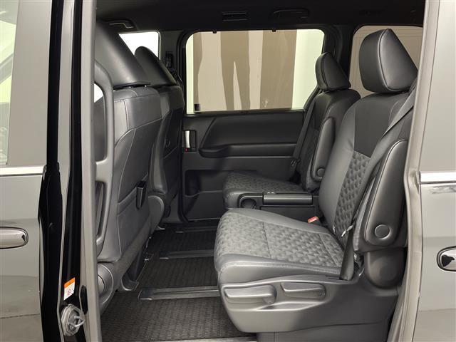 ヴォクシー Ｓ－Ｚ　１０．５型ナビ　１４型有機ＥＬ後席ディスプレイ　バックカメラ　ＥＴＣ２．０　トヨタセーフティセンス　クリアランスソナー　両側パワースライドドア　純正１７インチＡＷ　ＬＥＤヘッドライト　オートライト（27枚目）