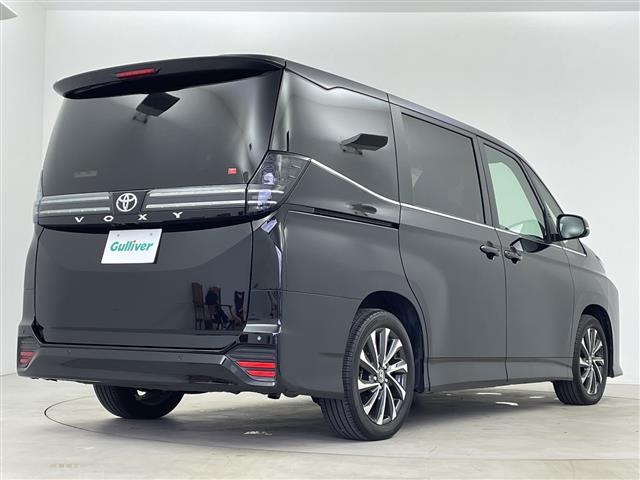 ヴォクシー Ｓ－Ｚ　１０．５型ナビ　１４型有機ＥＬ後席ディスプレイ　バックカメラ　ＥＴＣ２．０　トヨタセーフティセンス　クリアランスソナー　両側パワースライドドア　純正１７インチＡＷ　ＬＥＤヘッドライト　オートライト（32枚目）