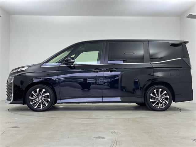 ヴォクシー Ｓ－Ｚ　１０．５型ナビ　１４型有機ＥＬ後席ディスプレイ　バックカメラ　ＥＴＣ２．０　トヨタセーフティセンス　クリアランスソナー　両側パワースライドドア　純正１７インチＡＷ　ＬＥＤヘッドライト　オートライト（34枚目）