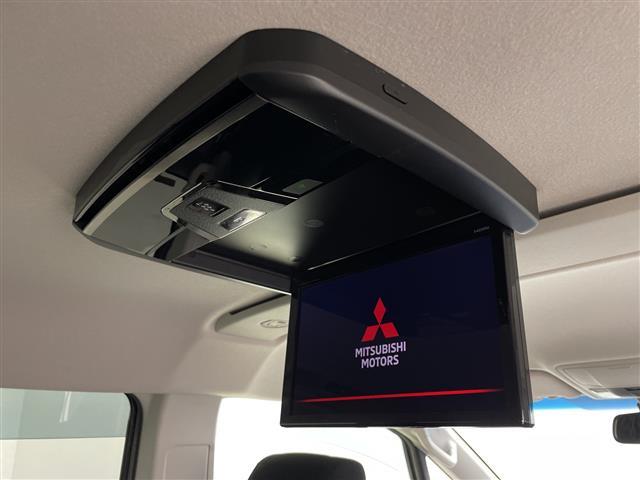 デリカＤ：５ アーバンギア　Ｇ　パワーパッケージ　純正１０型ナビ　マルチアラウンドモニター　フリップダウンモニター　フルセグテレビ　両側パワースライドドア　電動リアゲート　電動サイドステップ　ドライブレコーダー　ＥＴＣ　革巻きステアリング　ステリモ（2枚目）