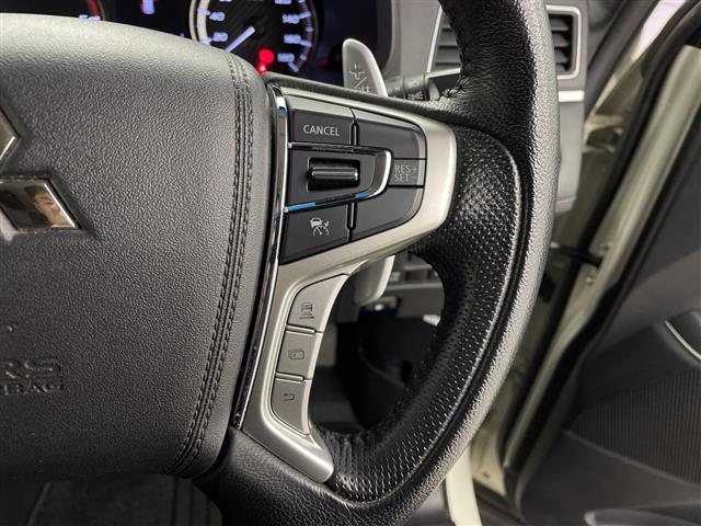 デリカＤ：５ アーバンギア　Ｇ　パワーパッケージ　純正１０型ナビ　マルチアラウンドモニター　フリップダウンモニター　フルセグテレビ　両側パワースライドドア　電動リアゲート　電動サイドステップ　ドライブレコーダー　ＥＴＣ　革巻きステアリング　ステリモ（8枚目）