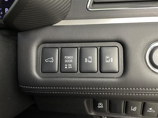 デリカＤ：５ アーバンギア　Ｇ　パワーパッケージ　純正１０型ナビ　マルチアラウンドモニター　フリップダウンモニター　フルセグテレビ　両側パワースライドドア　電動リアゲート　電動サイドステップ　ドライブレコーダー　ＥＴＣ　革巻きステアリング　ステリモ（15枚目）