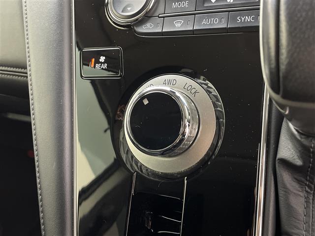 デリカＤ：５ アーバンギア　Ｇ　パワーパッケージ　純正１０型ナビ　マルチアラウンドモニター　フリップダウンモニター　フルセグテレビ　両側パワースライドドア　電動リアゲート　電動サイドステップ　ドライブレコーダー　ＥＴＣ　革巻きステアリング　ステリモ（16枚目）