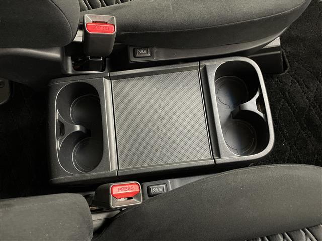 デリカＤ：５ アーバンギア　Ｇ　パワーパッケージ　純正１０型ナビ　マルチアラウンドモニター　フリップダウンモニター　フルセグテレビ　両側パワースライドドア　電動リアゲート　電動サイドステップ　ドライブレコーダー　ＥＴＣ　革巻きステアリング　ステリモ（21枚目）