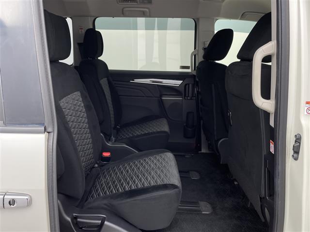 デリカＤ：５ アーバンギア　Ｇ　パワーパッケージ　純正１０型ナビ　マルチアラウンドモニター　フリップダウンモニター　フルセグテレビ　両側パワースライドドア　電動リアゲート　電動サイドステップ　ドライブレコーダー　ＥＴＣ　革巻きステアリング　ステリモ（24枚目）