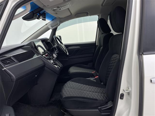 デリカＤ：５ アーバンギア　Ｇ　パワーパッケージ　純正１０型ナビ　マルチアラウンドモニター　フリップダウンモニター　フルセグテレビ　両側パワースライドドア　電動リアゲート　電動サイドステップ　ドライブレコーダー　ＥＴＣ　革巻きステアリング　ステリモ（25枚目）