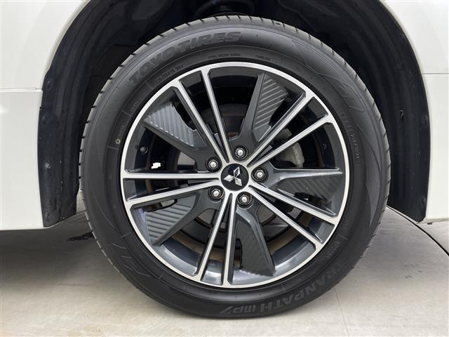 デリカＤ：５ アーバンギア　Ｇ　パワーパッケージ　純正１０型ナビ　マルチアラウンドモニター　フリップダウンモニター　フルセグテレビ　両側パワースライドドア　電動リアゲート　電動サイドステップ　ドライブレコーダー　ＥＴＣ　革巻きステアリング　ステリモ（39枚目）