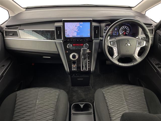 デリカＤ：５ アーバンギア　Ｇ　パワーパッケージ　純正１０型ナビ　マルチアラウンドモニター　フリップダウンモニター　フルセグテレビ　両側パワースライドドア　電動リアゲート　電動サイドステップ　ドライブレコーダー　ＥＴＣ　革巻きステアリング　ステリモ（42枚目）