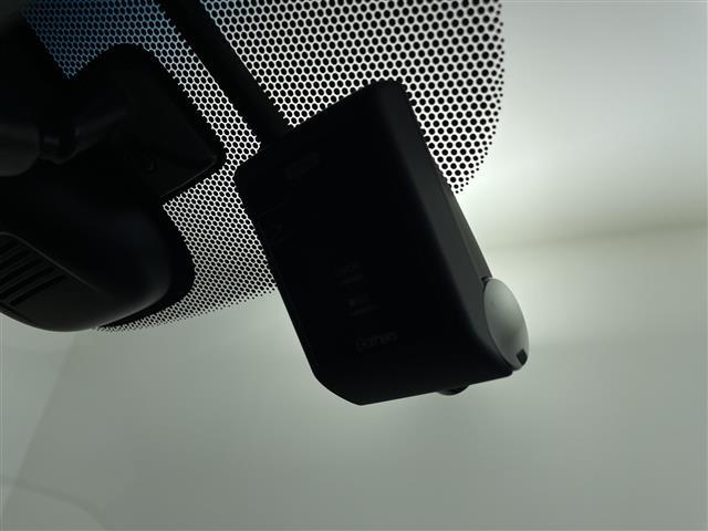 フリード＋ Ｇ・ホンダセンシング　純正ナビ　バックカメラ　ＥＴＣ　ドライブレコーダー　ホンダセンシング　ステアリングスイッチ　両側パワースライドドア　追従クルーズコントロール　ＬＥＤヘッドライト　レーンキープアシスト　純正フロアマット（10枚目）