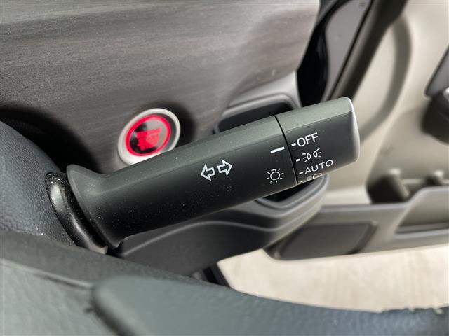 フリード＋ Ｇ・ホンダセンシング　純正ナビ　バックカメラ　ＥＴＣ　ドライブレコーダー　ホンダセンシング　ステアリングスイッチ　両側パワースライドドア　追従クルーズコントロール　ＬＥＤヘッドライト　レーンキープアシスト　純正フロアマット（14枚目）