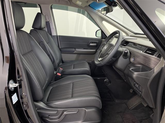 フリード＋ Ｇ・ホンダセンシング　純正ナビ　バックカメラ　ＥＴＣ　ドライブレコーダー　ホンダセンシング　ステアリングスイッチ　両側パワースライドドア　追従クルーズコントロール　ＬＥＤヘッドライト　レーンキープアシスト　純正フロアマット（20枚目）