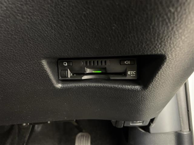 シエンタ ハイブリッド　ファンベースＧ　純正ナビ　バックカメラ　モデリスタエアロ　両側パワースライドドア　トヨタセーフティーセンス　プリクラッシュセーフティ　レーンディパーチャーアラート　オートマチックハイビーム　クルーズコントロール（16枚目）