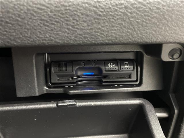 セレナ e-パワー ハイウェイスターV ワンオーナー 純正ナビ プロパイロット アラウンドビューモニター ドライブレコーダー デジタルインナーミラー コーナーセンサー ドアバイザー 両側パワースライドドア ETC LEDヘッドライト(4枚目)