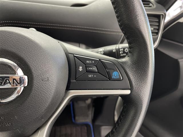 セレナ e-パワー ハイウェイスターV ワンオーナー 純正ナビ プロパイロット アラウンドビューモニター ドライブレコーダー デジタルインナーミラー コーナーセンサー ドアバイザー 両側パワースライドドア ETC LEDヘッドライト(9枚目)