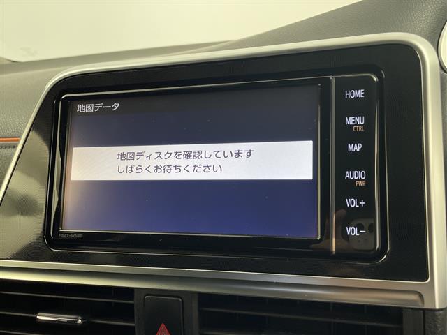 シエンタ ファンベースＧ　純正ＳＤナビ　バックカメラ　両側パワースライドドア　パノラミックビューモニター　前方ドライブレコーダー　純正フロアマット　ビルドインＥＴＣ　ドライブレコーダー　ＬＥＤヘッドライト　革巻きステリモ（5枚目）