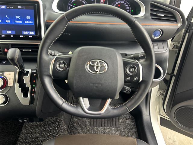 シエンタ ハイブリッドＧ　クエロ　純正ナビ　バックカメラ　モデリスタエアロ　Ｔｏｙｏｔａ　Ｓａｆｅｔｙ　Ｓｅｎｓｅ　プリクラッシュセーフティ　レーンディパーチャーアラート　オートマチックハイビーム　先行車発進告知機能　ドラレコ　ＬＥＤ（4枚目）