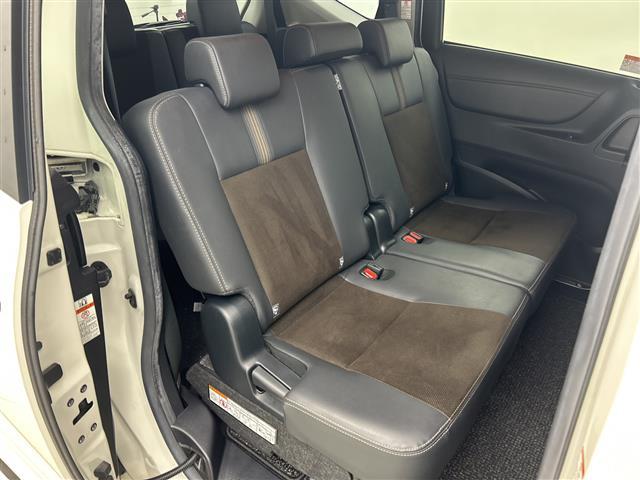 シエンタ ハイブリッドＧ　クエロ　純正ナビ　バックカメラ　モデリスタエアロ　Ｔｏｙｏｔａ　Ｓａｆｅｔｙ　Ｓｅｎｓｅ　プリクラッシュセーフティ　レーンディパーチャーアラート　オートマチックハイビーム　先行車発進告知機能　ドラレコ　ＬＥＤ（30枚目）