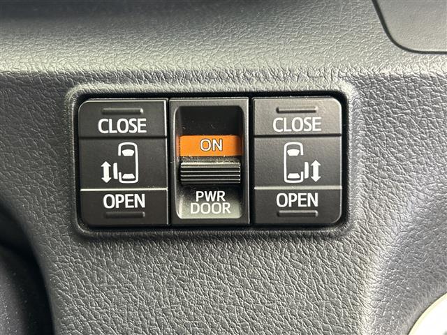 シエンタ Ｇ　純正ＳＤナビ　バックカメラ　両側パワースライドドア　トヨタセーフティセンス　レーンキープアシスト　衝突被害軽減ブレーキ　ステアリングリモコン　純正フロアマット　スマートキー　アイドリングストップ（3枚目）