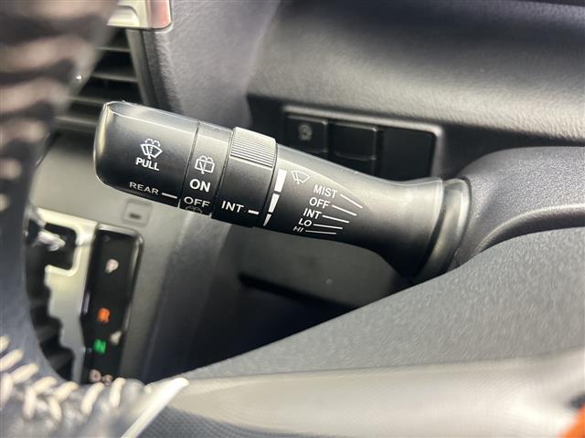 シエンタ Ｇ　純正ＳＤナビ　バックカメラ　両側パワースライドドア　トヨタセーフティセンス　レーンキープアシスト　衝突被害軽減ブレーキ　ステアリングリモコン　純正フロアマット　スマートキー　アイドリングストップ（11枚目）