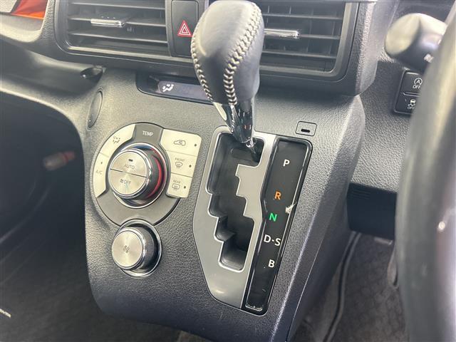 シエンタ Ｇ　純正ＳＤナビ　バックカメラ　両側パワースライドドア　トヨタセーフティセンス　レーンキープアシスト　衝突被害軽減ブレーキ　ステアリングリモコン　純正フロアマット　スマートキー　アイドリングストップ（16枚目）