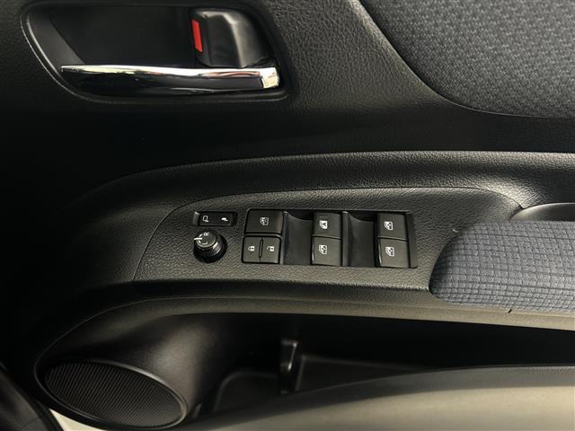 シエンタ Ｇ　純正ＳＤナビ　バックカメラ　両側パワースライドドア　トヨタセーフティセンス　レーンキープアシスト　衝突被害軽減ブレーキ　ステアリングリモコン　純正フロアマット　スマートキー　アイドリングストップ（24枚目）