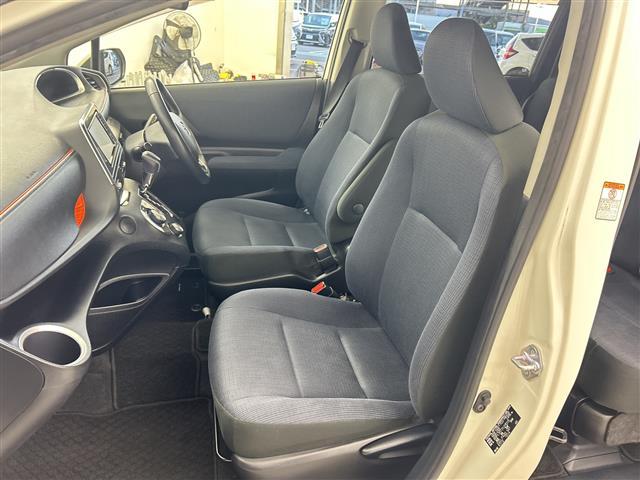 シエンタ Ｇ　純正ＳＤナビ　バックカメラ　両側パワースライドドア　トヨタセーフティセンス　レーンキープアシスト　衝突被害軽減ブレーキ　ステアリングリモコン　純正フロアマット　スマートキー　アイドリングストップ（29枚目）