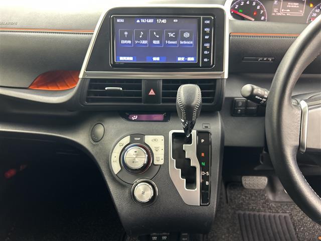 シエンタ ファンベースＧ　純正ＳＤナビ　バックカメラ　前後ドライブレコーダー　両側パワースライドドア　ビルトインＥＴＣ　トヨタセーフティセンス　レーンキープアシスト　コーナーセンサー　純正ＡＷ１５インチ　スマートキー　禁煙車（13枚目）